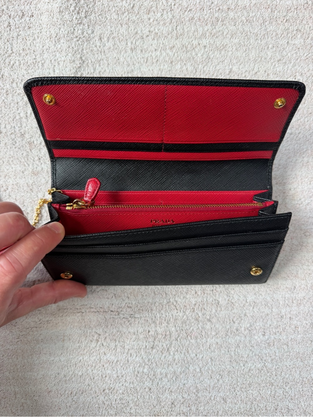 Prada Black and Red Saffiano Leather Wallet NWOT - Picture 8 of 16